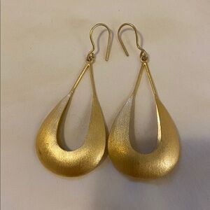 Elegant Gold Teardrop Earrings